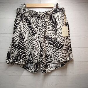 Cynthia Rowley Linen Short Pants Size 1X Leaf Print